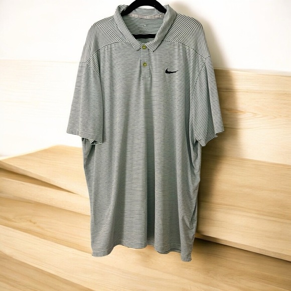 Nike men’s Tiger Woods golf polo - XL - Picture 1 of 4